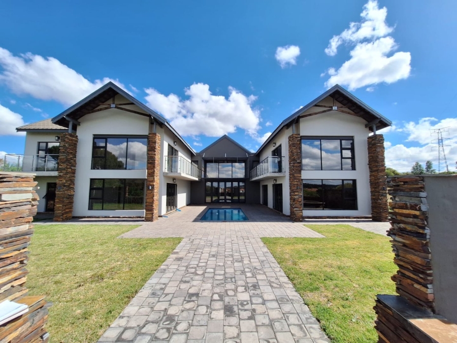 5 Bedroom Property for Sale in Rayton Free State